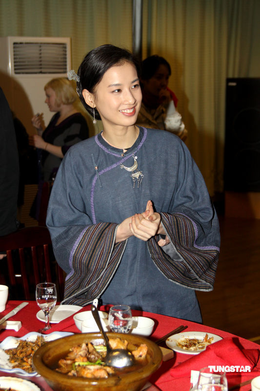 黄圣依心情颇好