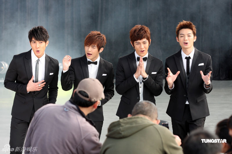 飞轮海在mv拍摄现场