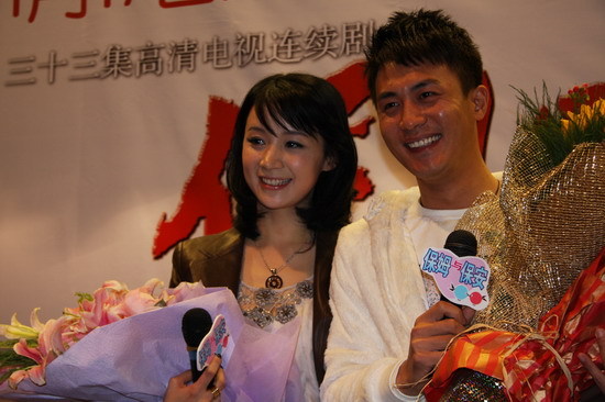 杜淳姚芊羽亮相保姆与保安发布会