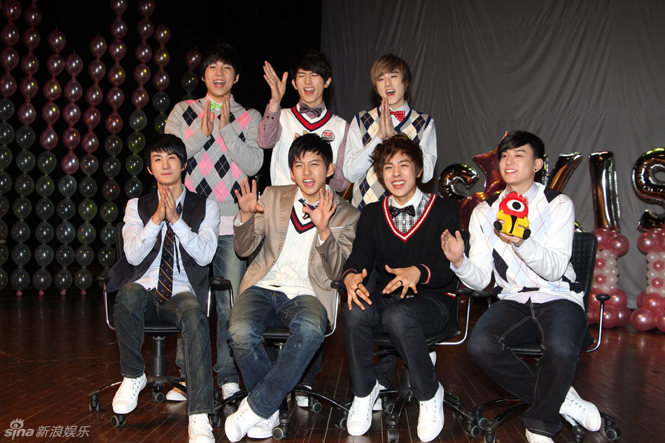 新浪娱乐讯 北京时间昨天 (17日) 上午,韩国人气组合ukiss在首尔淑明