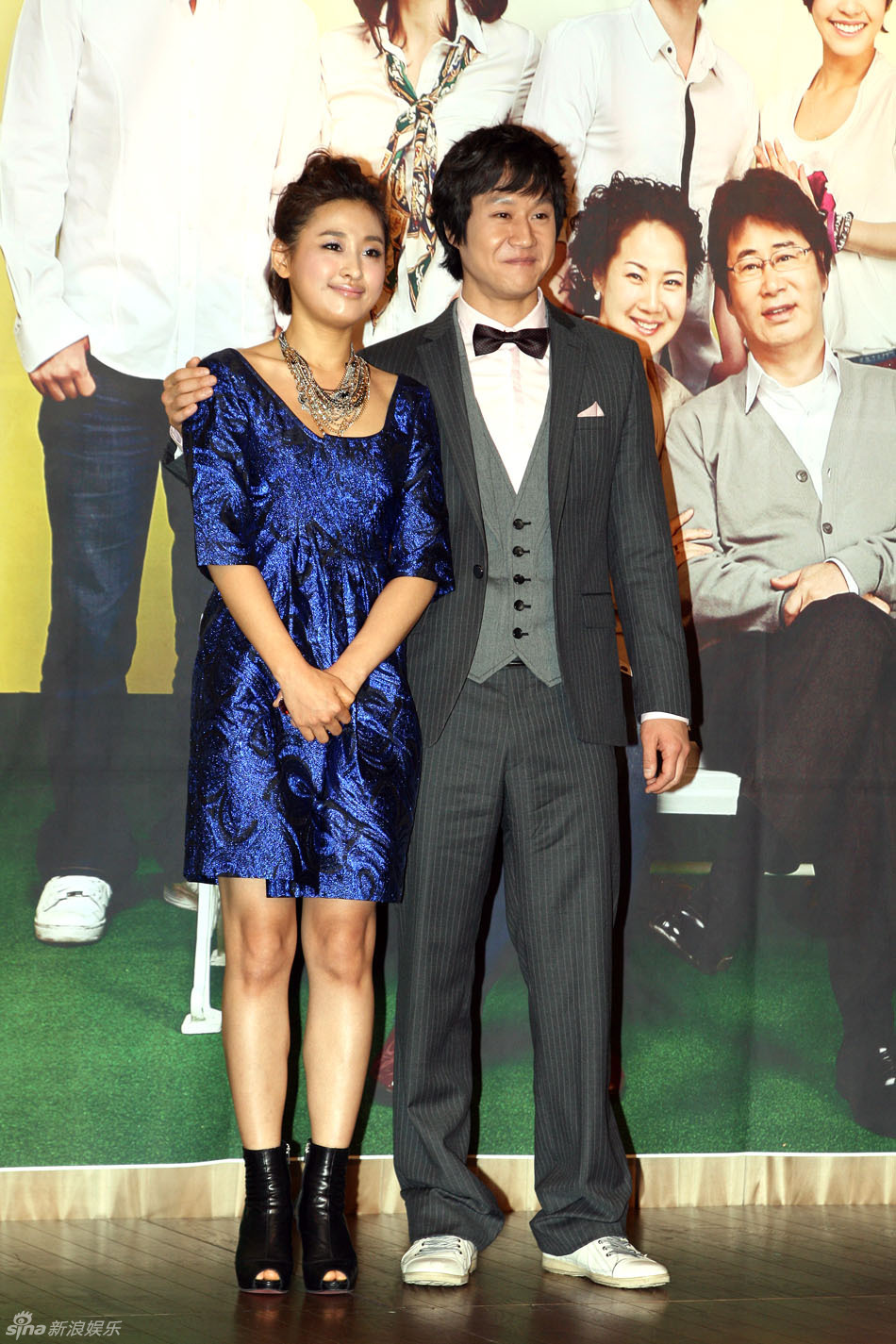 高清图:韩剧《蒲公英家族》记者会 李允智优雅_高清图集_新浪网