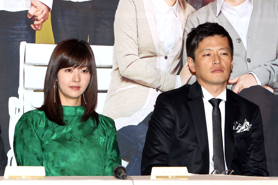 高清图:韩剧《蒲公英家族》记者会 李允智优雅_高清图集_新浪网