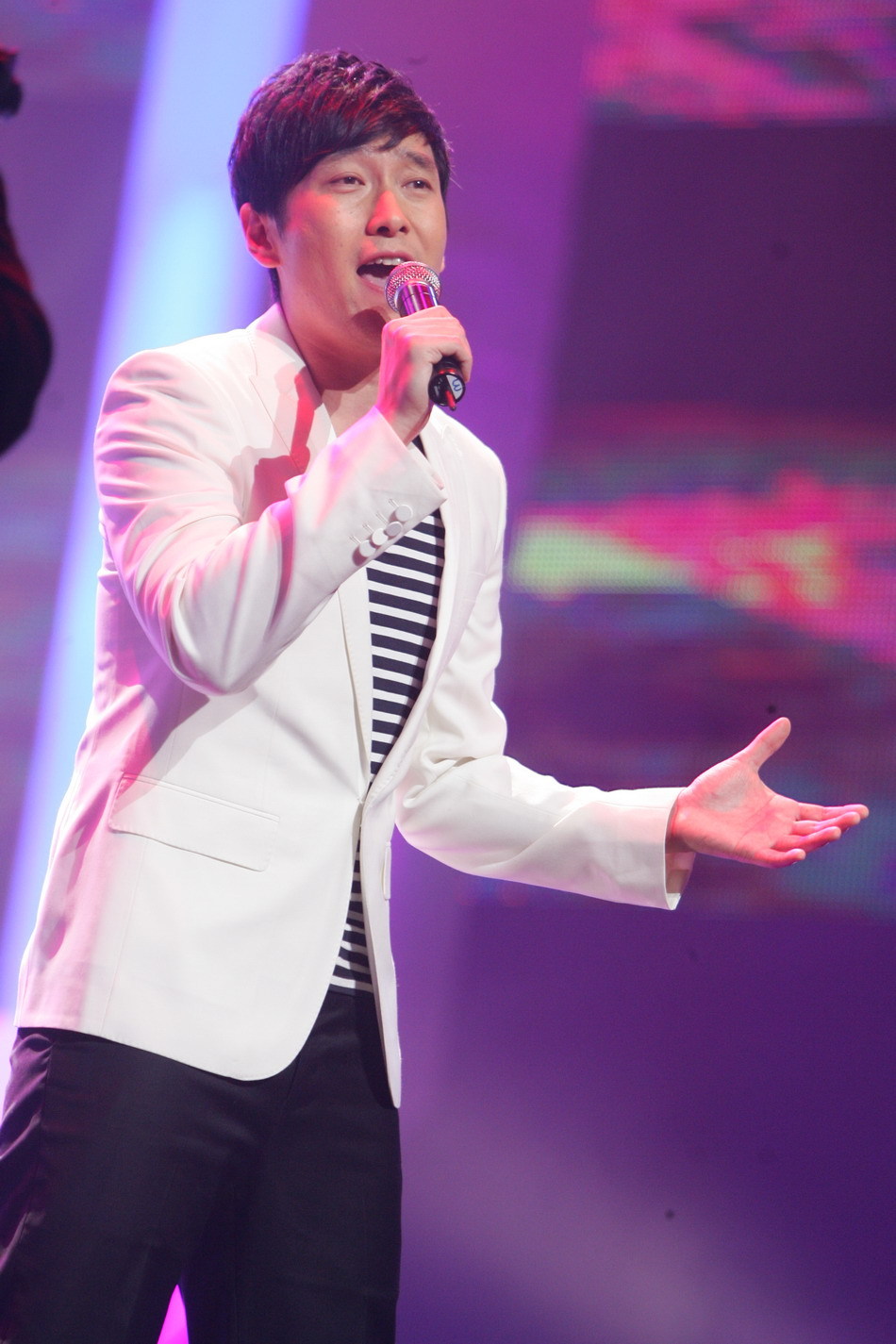 满江献唱《中华诵》