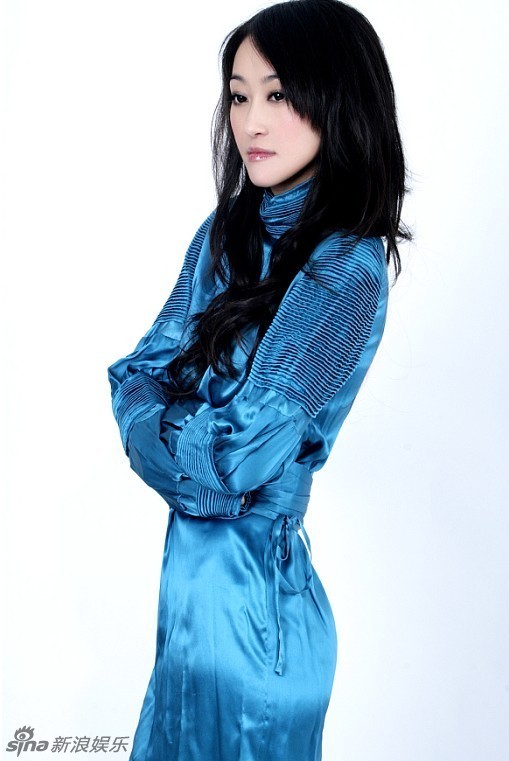 王冰洋贵气装扮