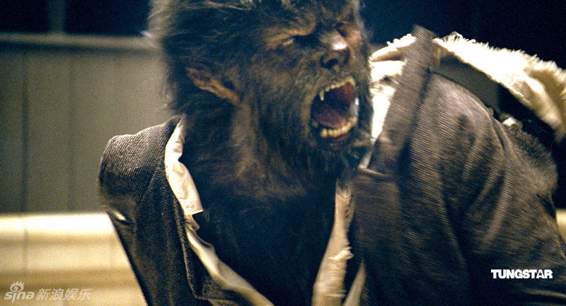 变身完成的狼人