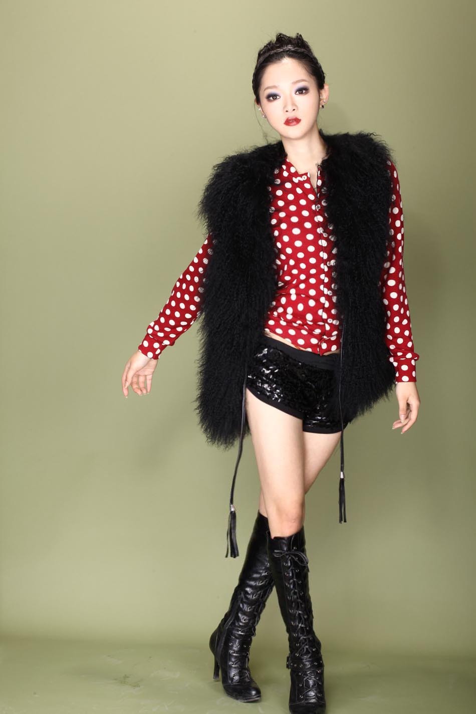 幻灯图集:何琢言最新写真 变身love甜心派女孩_高清图集_新浪网