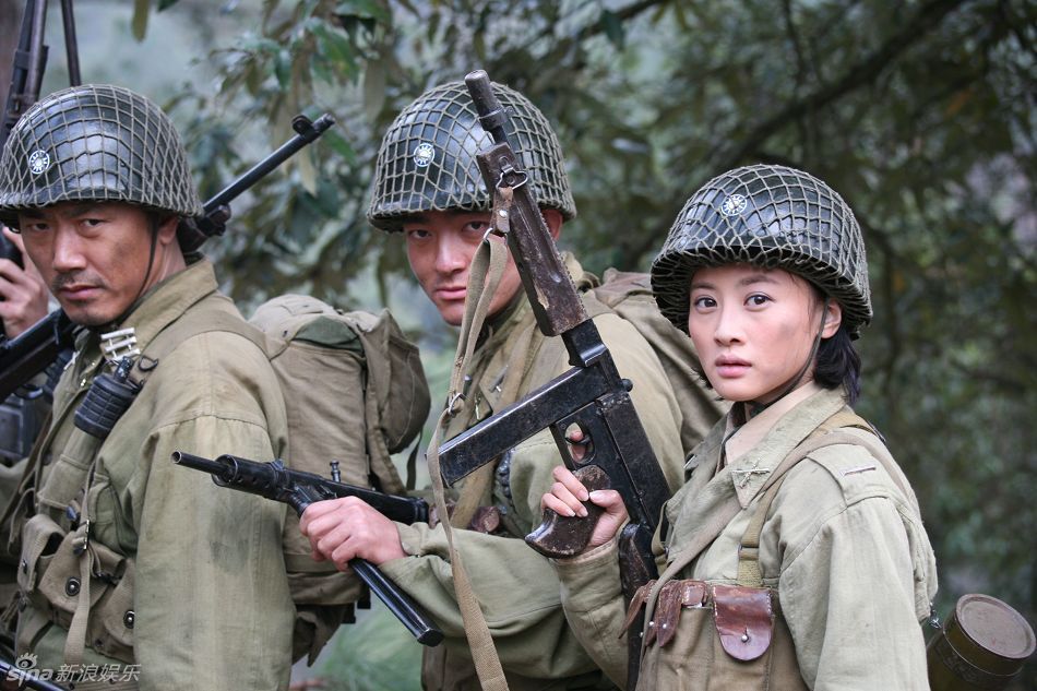 新浪娱乐讯 由王学兵,吴晓敏,宋运成等主演的电视剧《滇西1944》正在