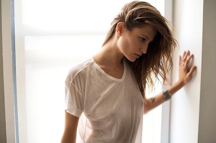 超模努特-西雅牛仔裤写真