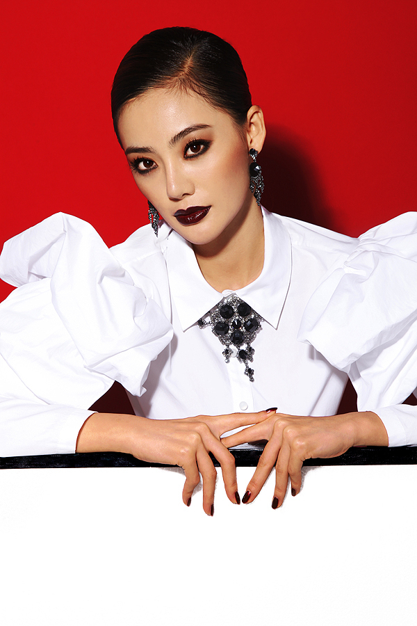 张雷演绎成熟女人