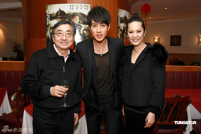 吴尊与主创合影