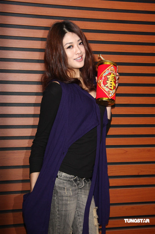 伊林模特结束九天年假 黄志玮等新春团拜[26p] - powered by discuz!