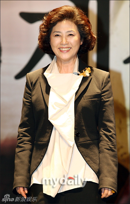 幻灯:韩剧《巨商金万德》发布 韩在硕李美妍出席_高清图集_新浪网