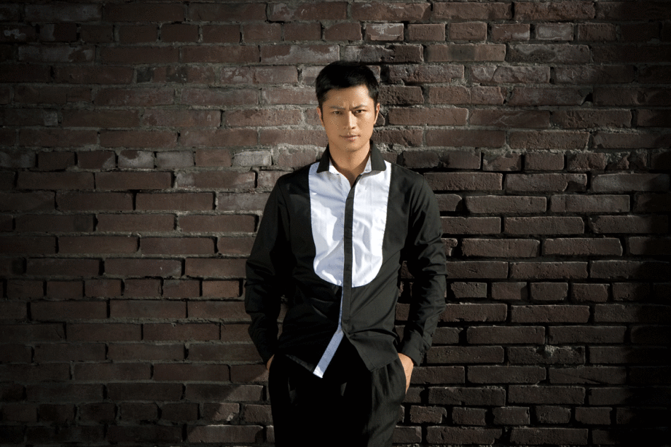 林江国眉宇之间英气尽显