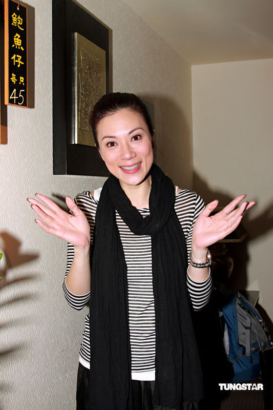 无线剧集《女人最痛》举行杀青宴,一众演员张可颐,米雪,马德钟,滕丽名