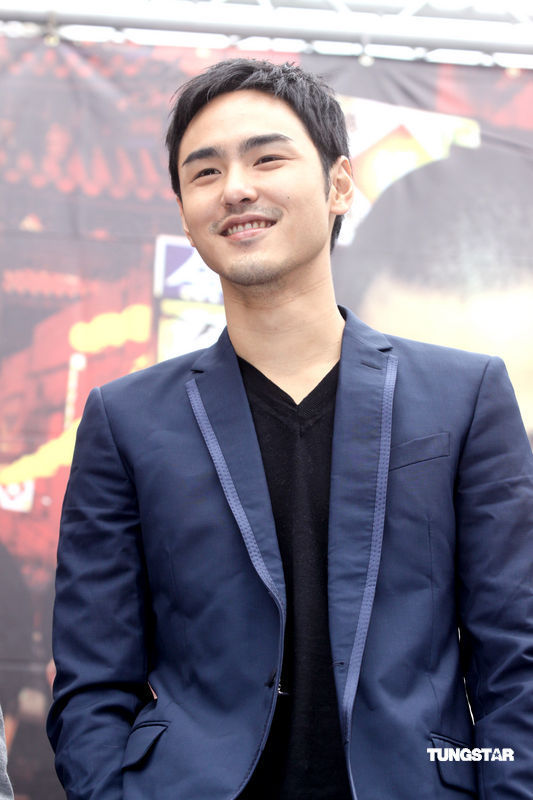 幻灯图:《艋舺》原声庆功会 阮经天赵又廷叫卖_高清图集_新浪网