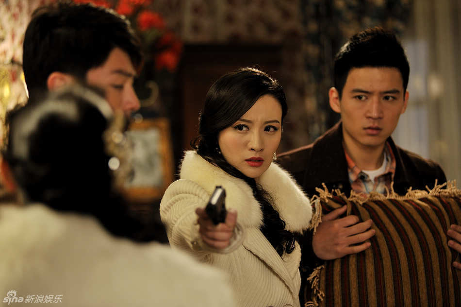 高清图:张萌霍思燕造型抢眼 《唐琅探案》大拼枪法_高清图集_新浪网