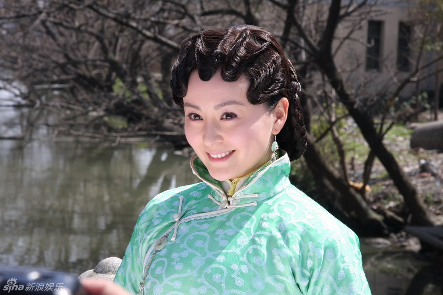 新浪娱乐讯 由胡杏儿,戴娇倩,吴孟达,苑琼丹等联袂主演的轻喜剧《欢喜