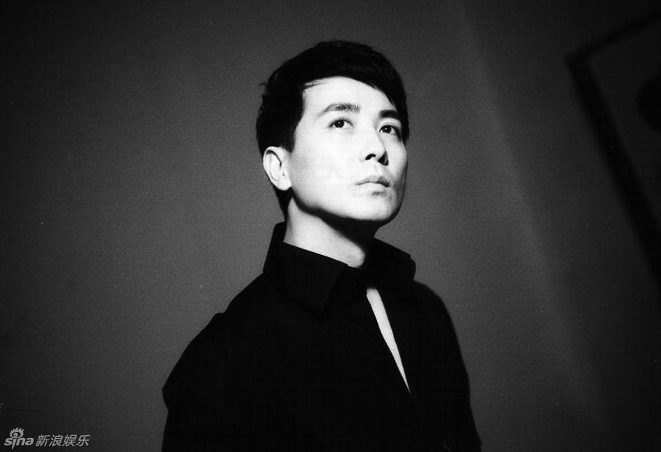 独具深情保剑锋