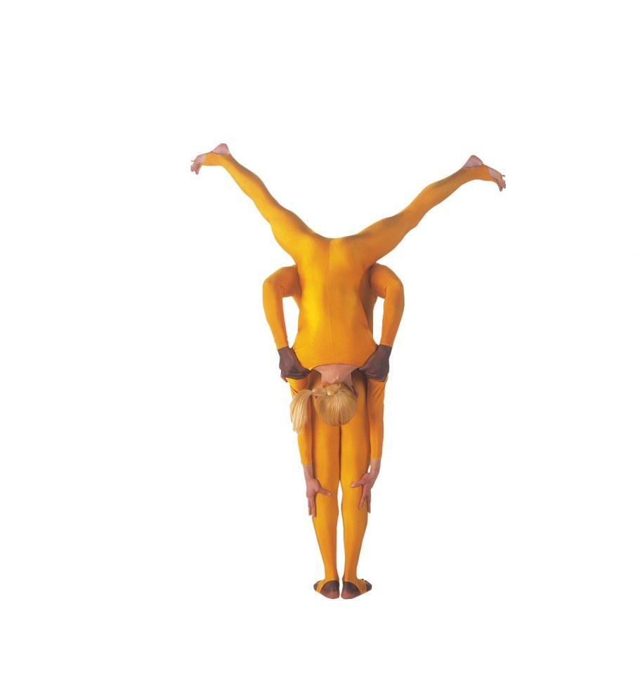 幻灯图:美国舞蹈演员用身体摆出26个英文字母造型_高清图集_新浪网