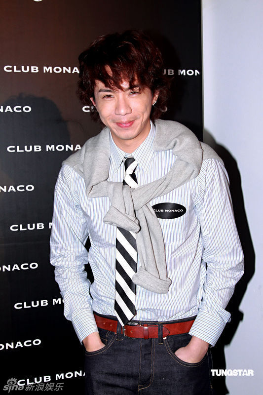 张继聪笑容灿烂