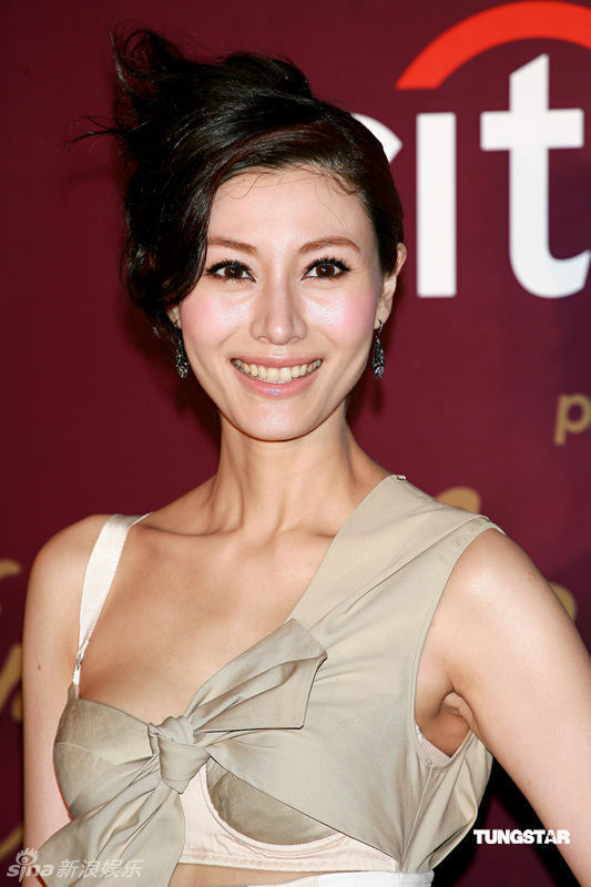 michelle lee(李嘉欣)斜肩礼服展高贵气质
