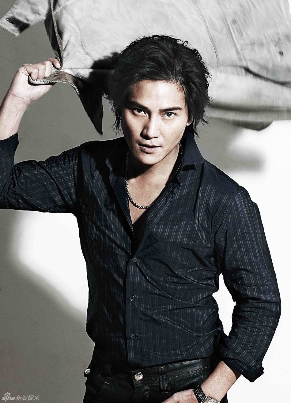 丁子峻帅气迷人