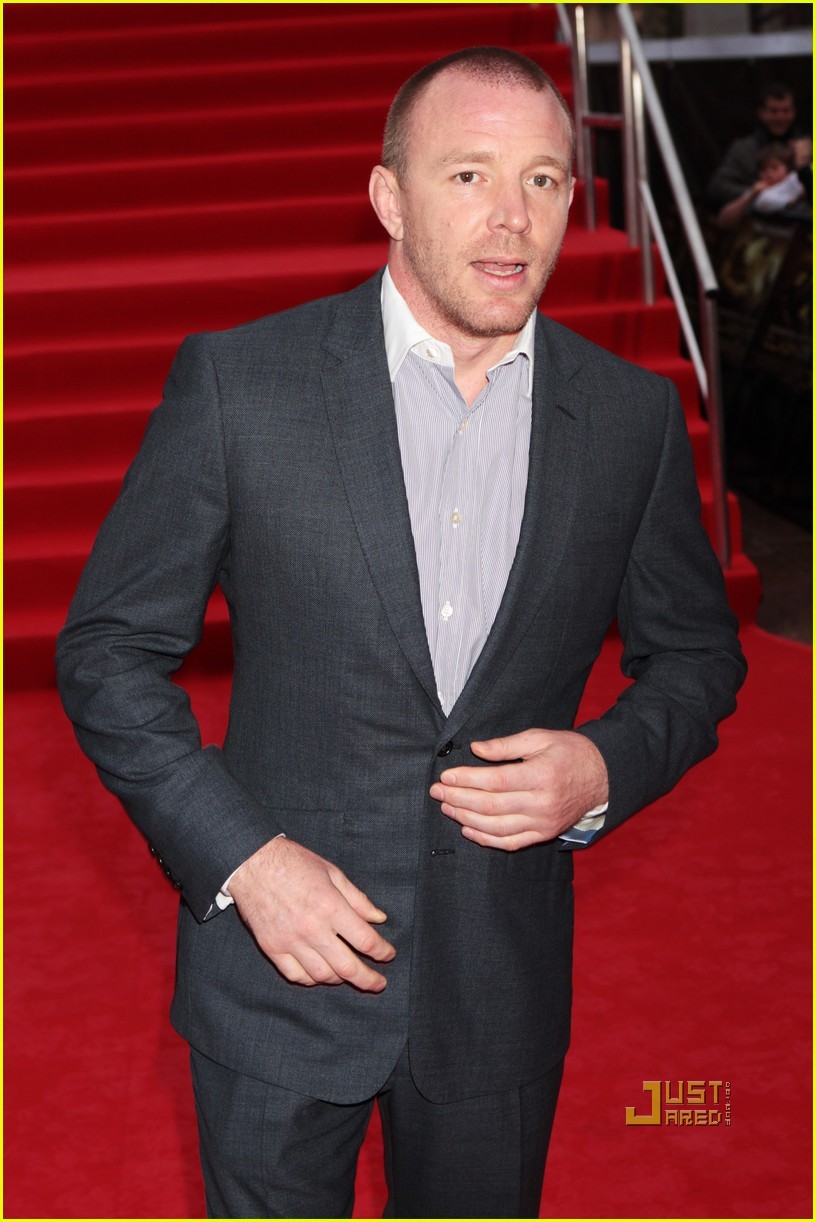 导演盖里奇助阵