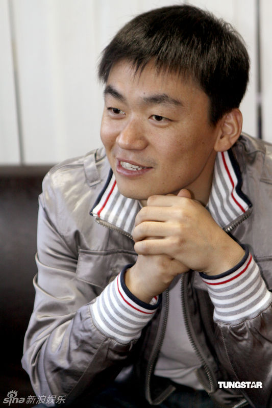 昨日(4月6日),王宝强为新作《人在囧途》与媒体畅谈拍摄花絮,憨厚耿直