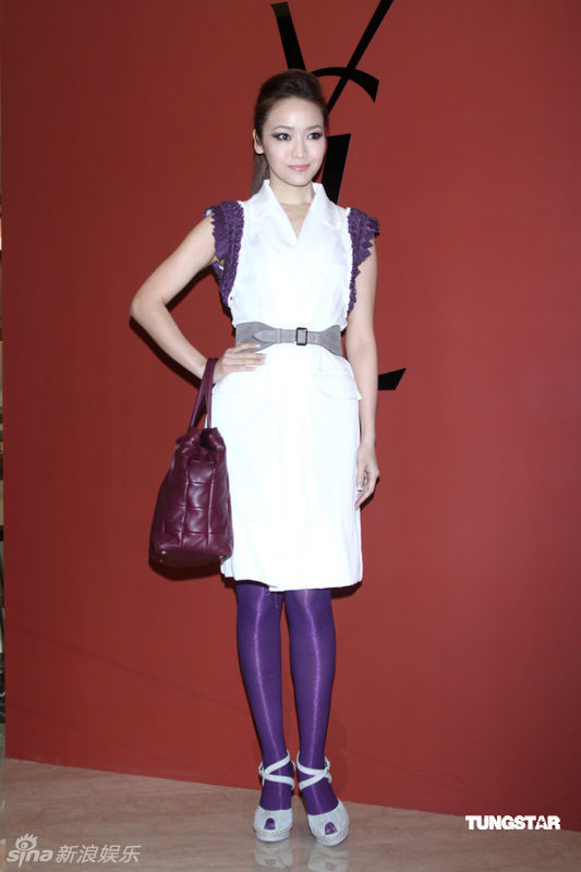 侯佩岑靓丽现身