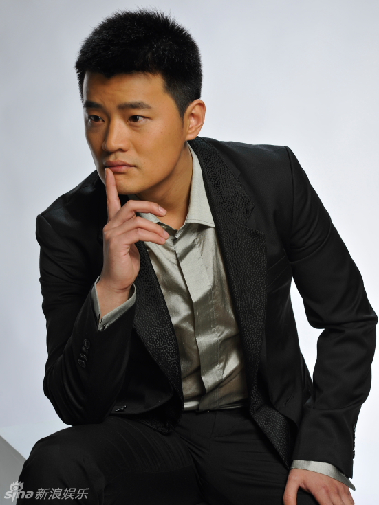 幻灯图:赵锦焘新照酷似于荣光 展干练男人味_高清图集_新浪网