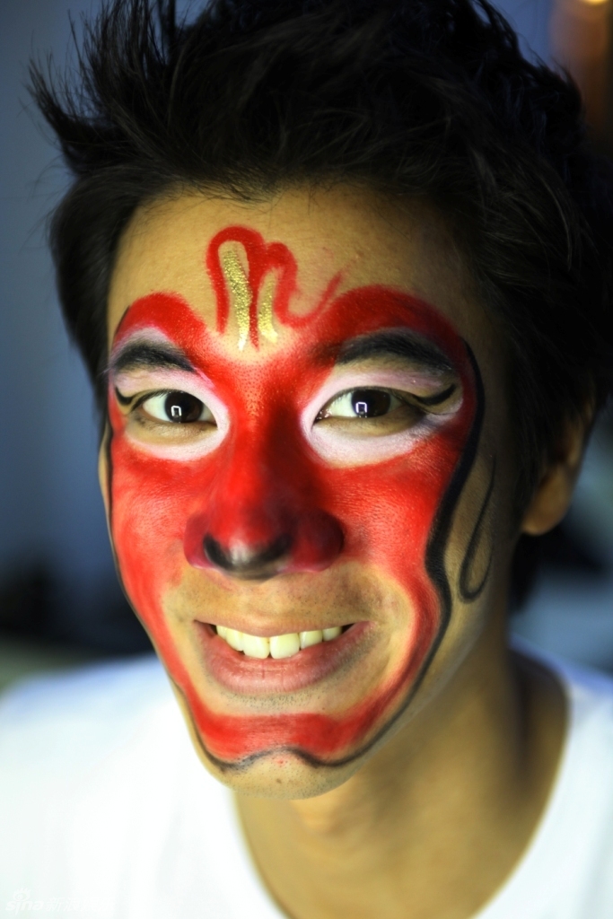 高清图:王力宏《恋爱通告》中开唱 美猴王造型曝光_高清图集_新浪网