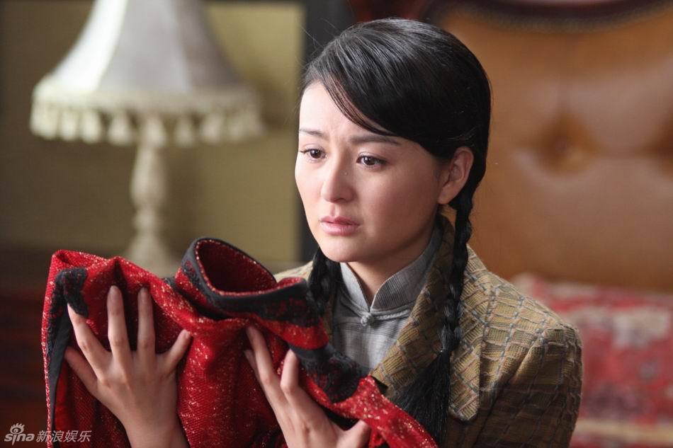 新浪娱乐讯 4月11日晚,由当红女星戴娇倩领衔主演的《钻石豪门》正式