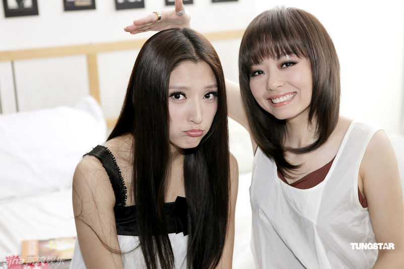 张靓颖与小师妹潘辰