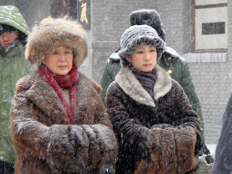 新浪娱乐讯 由秦海璐,曹磊领衔主演的年度大戏《松花江上》将于五月二