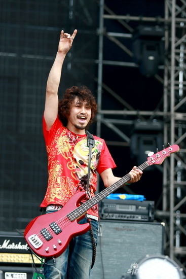 咖啡因乐队贝斯手(3)