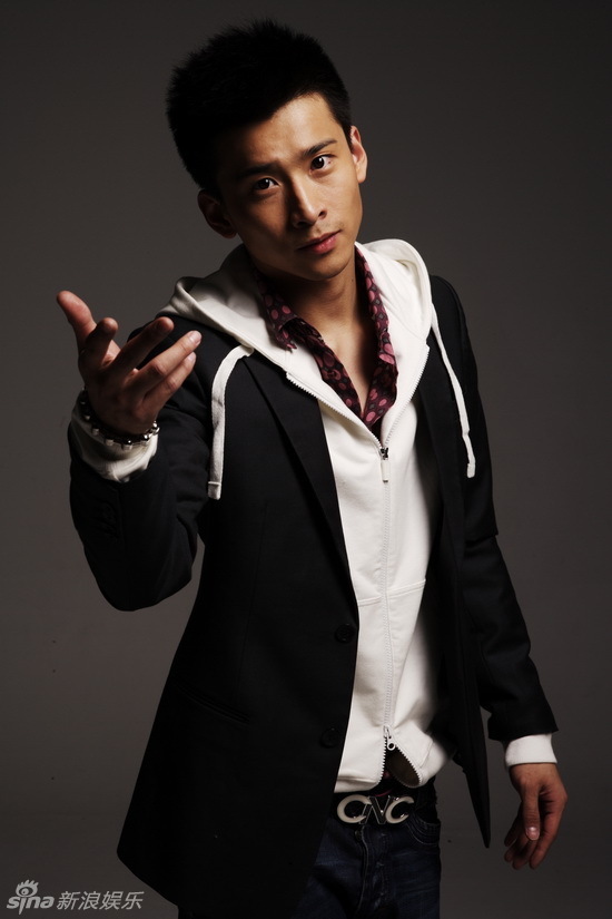 邓安奇拍杂志大片动感十足