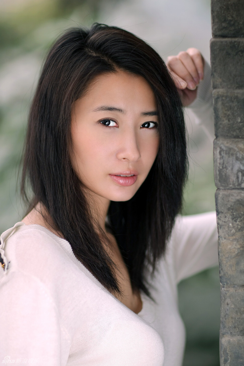 吕夏气质很独特