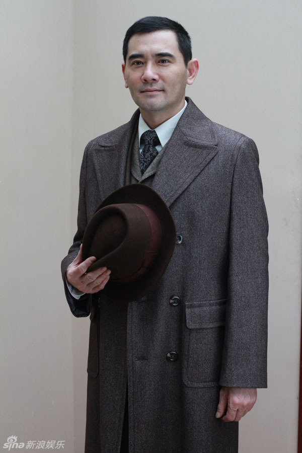 其中,清华首任校长的扮演者赵文瑄以4款造型亮相,而清华著名校长