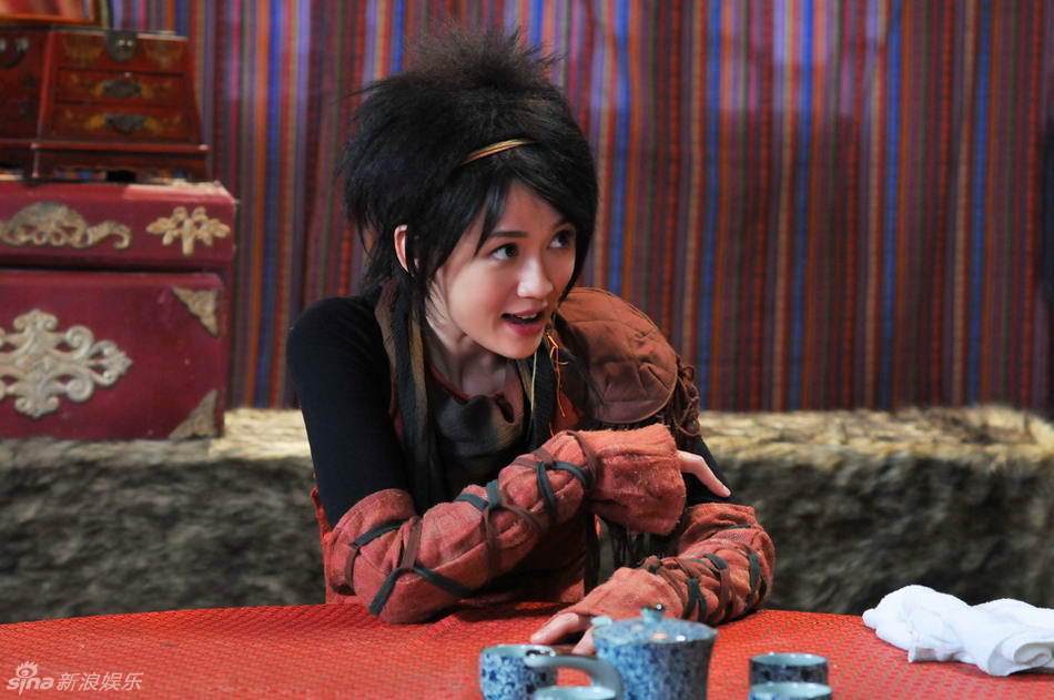 新浪娱乐讯 大型神话奇幻剧《春光灿烂猪九妹》正在苏州福纳影视基地