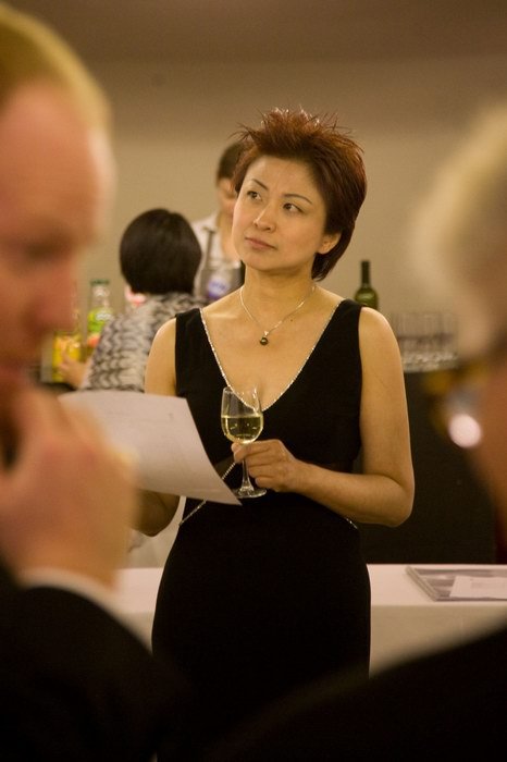 徐惟聆助阵国际顶尖音乐赛事伊丽莎白女王大赛_高清图集_新浪网