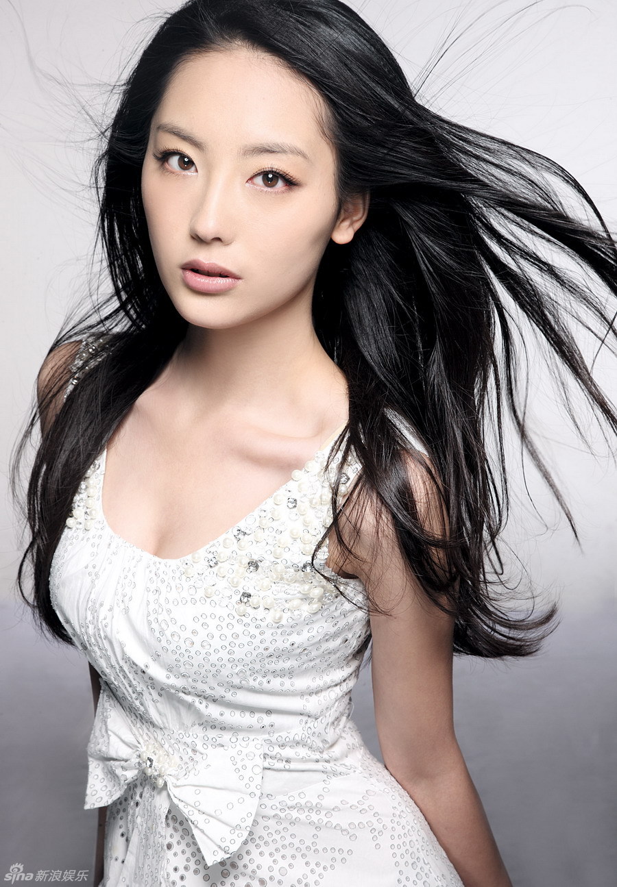 苗洛依气质沉静