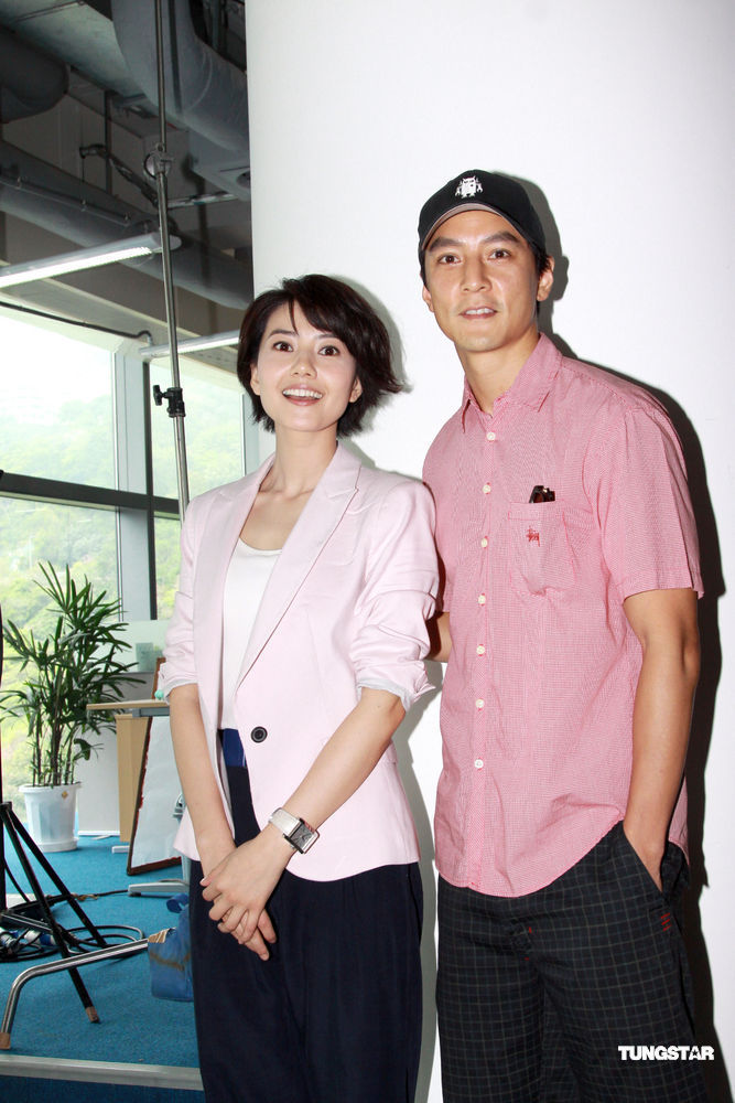 幻灯图:高圆圆自嘲不会演戏 吴彦祖婚后照拍亲热戏 _高清图集_新浪网