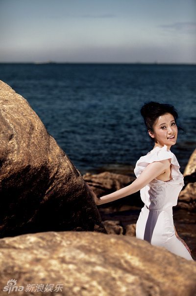 张彤海边诱惑美图