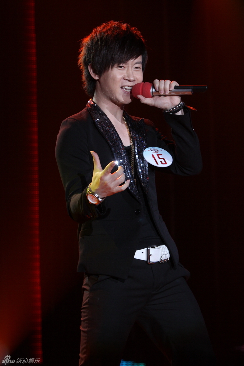 幻灯组图:快男300强突围赛第2场 农民诗人出局_高清图集_新浪网