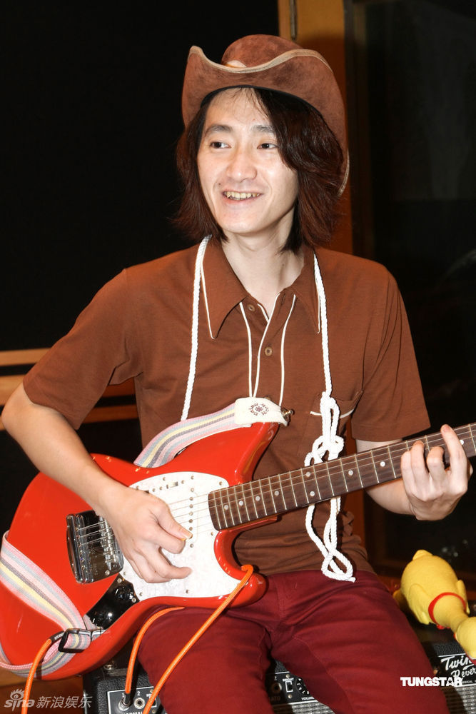 幻灯组图:旺福乐团打造"乡春之旅" 严爵变身牛仔_高清图集_新浪网