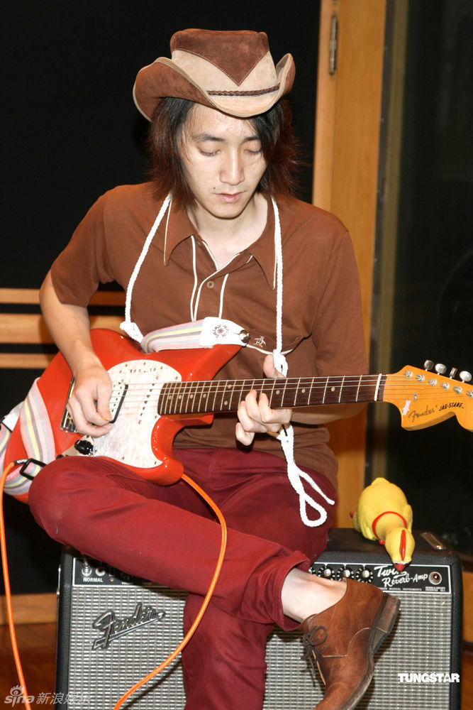 幻灯组图:旺福乐团打造"乡春之旅" 严爵变身牛仔_高清图集_新浪网