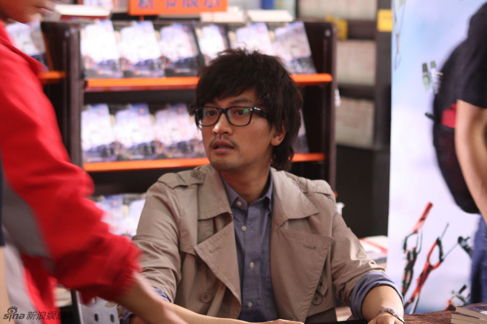 由苏有朋主演的影片《密室之不可告人》剧照曝光.