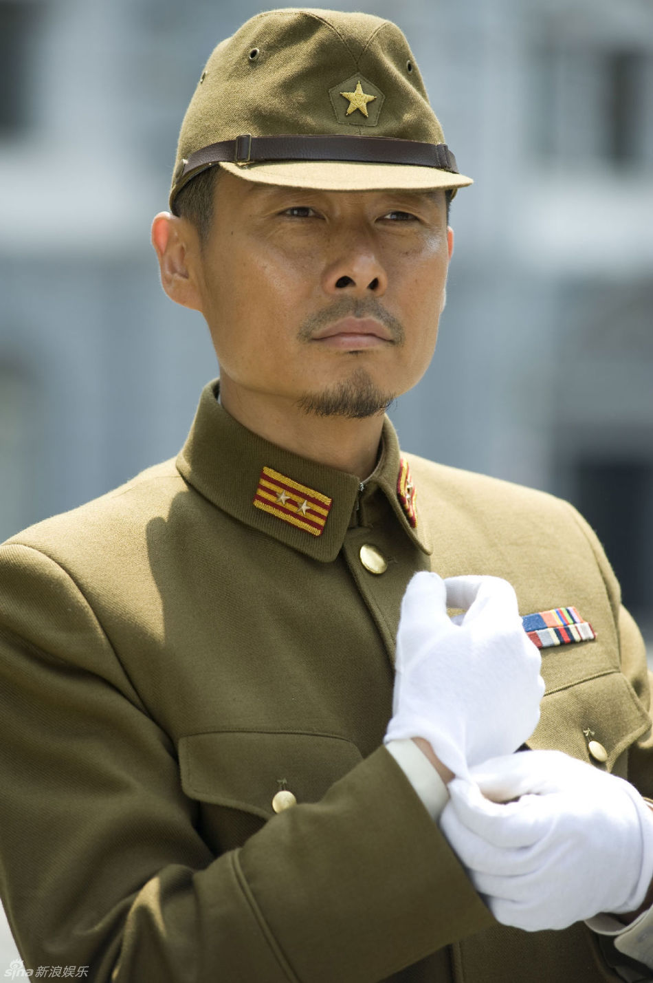 幻灯图:霍青加盟《刀尖》首次挑战"反一号"_高清图集_新浪网