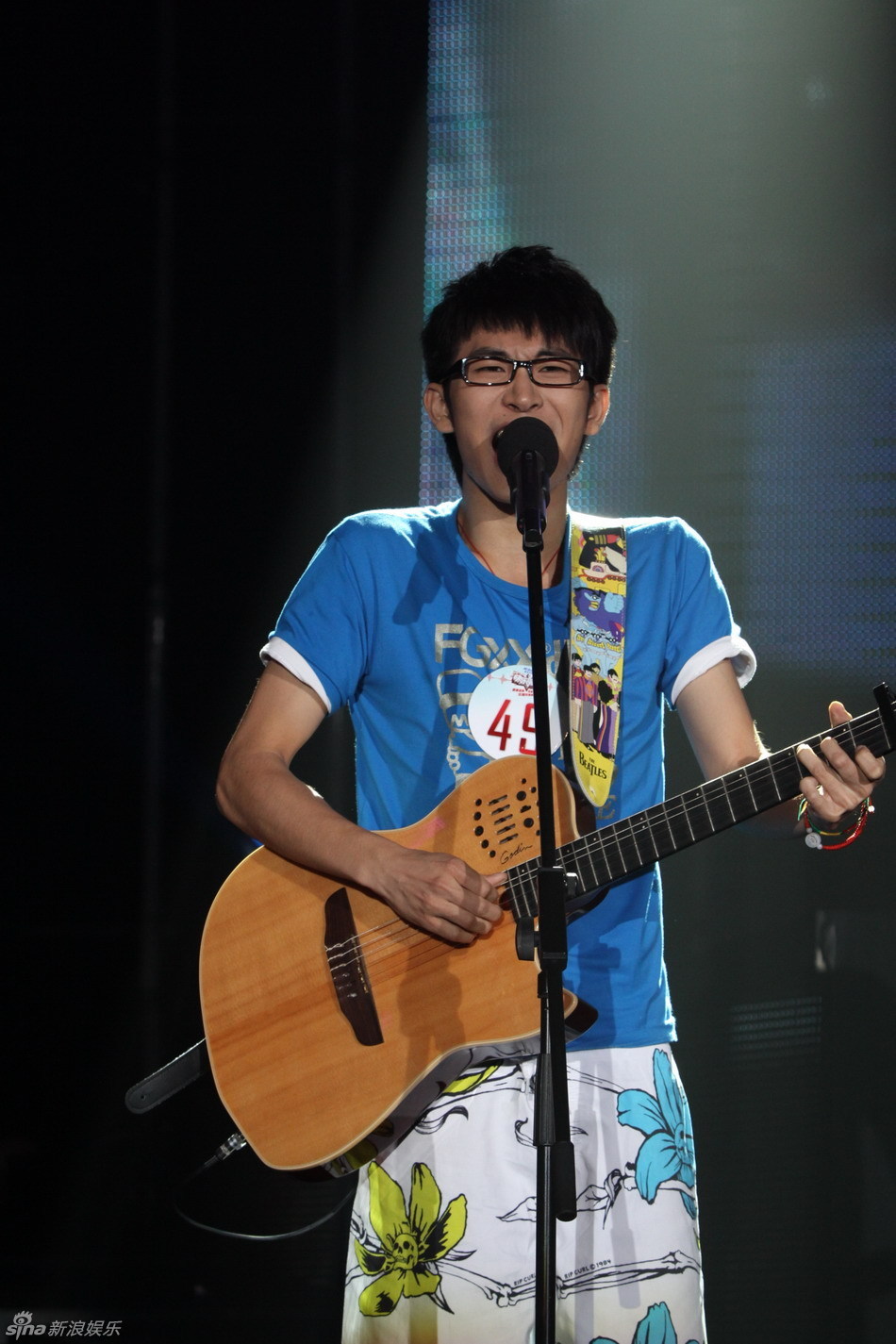 高清组图:快乐男声首周冠军谭杰希_高清图集_新浪网