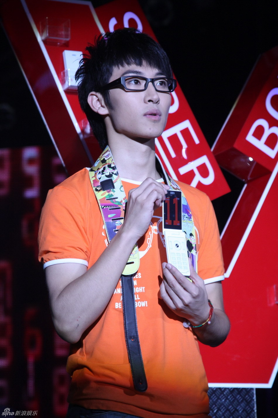 高清组图:快乐男声首周冠军谭杰希_高清图集_新浪网